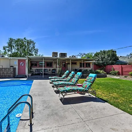 Vintage Las Vegas Oasis Less Than 3 Mi To The Strip!